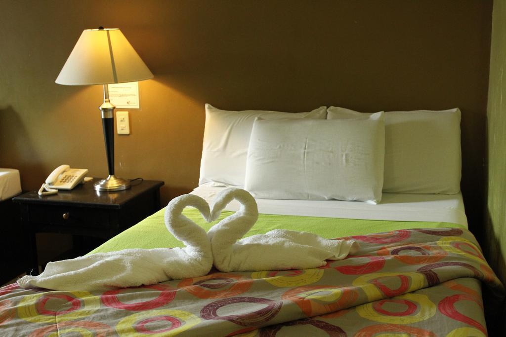 דיפולוג Hotel Camila 2 חדר תמונה